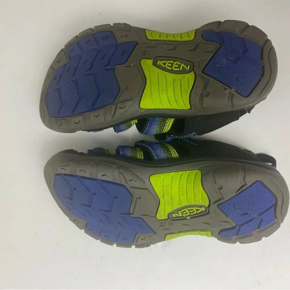 Keen Newport H2 sandals size 3
